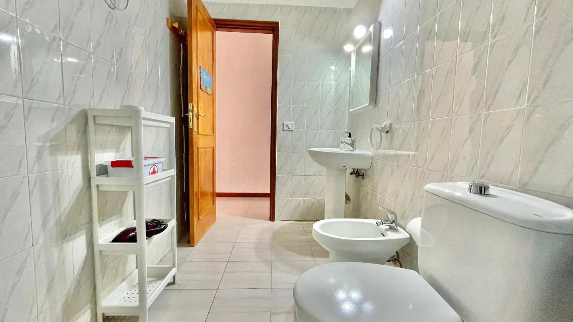 Apartamento Halley El Medano  0*, El Medano (Tenerife) Spain